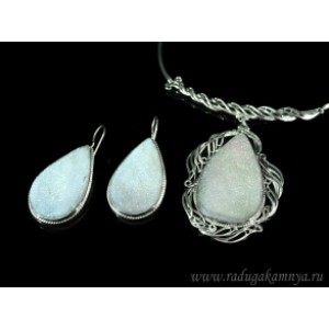 Колье и серьги халцедон, 49 см. Колье и серьги халцедон, 49 см.