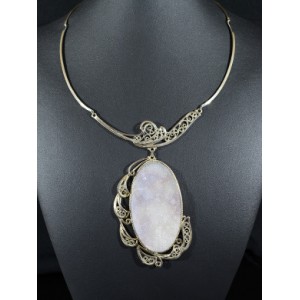 Колье халцедон щетка, 59*84мм, 49см. Колье халцедон щетка, 59*84мм, 49см.