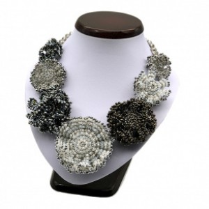 Колье с цирконом и бисером цвет  дымчатый,  48см