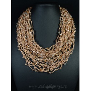 Колье ручной работы с цирконами цвет песочный, 48см