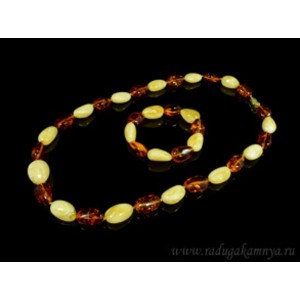 Колье и браслет из янтаря галтовка 15*20мм-20*25мм молочный, коньячный, 56см Колье и браслет из янтаря галтовка 15*20мм-20*25мм молочный, коньячный, 56см