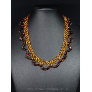 Колье с янтарем и бисером "воздушное" кофейный, 48см