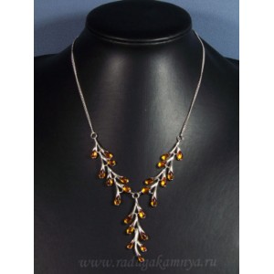 C925 Колье с янтарем "веточка" св.коньячный, 45см,  15,92гр.