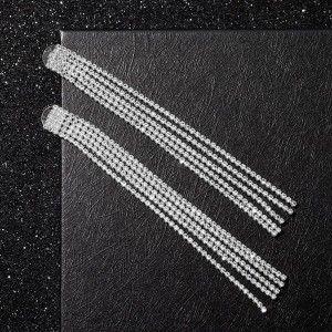 Серьги висячие со стразами "Водопад" прямые нити, цвет белый, цвет серебристый