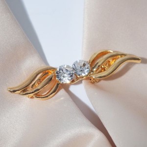 Зажим для кардигана "Волны", цвет белый, цвет золотистый