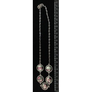 Колье из гелиотиса (иск.), на цепочке, 5 камней, круг 18мм