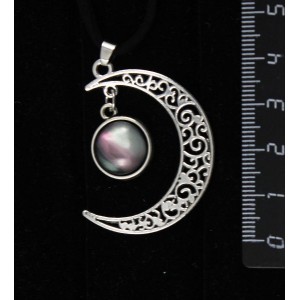 Кулон из гелиотиса (иск.), "луна", круг 12мм