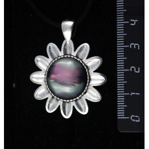 Кулон из гелиотиса (иск.), круг 18мм, "Маргаритка"