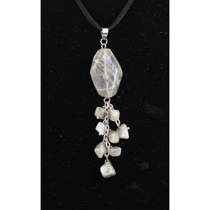 Кулон из лабрадорита, крупная огранка + облепиха