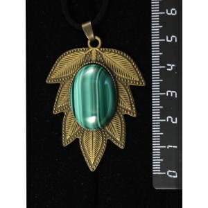 Кулон из малахита, овал 25х18мм, "лист"