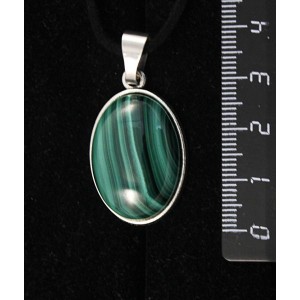 Кулон из малахита, простой овал 25х18мм