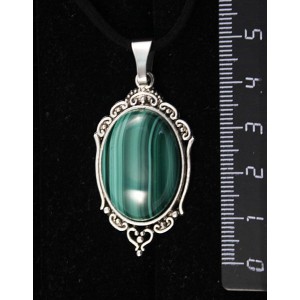 Кулон из малахита, овал 25х18мм, "медальон"
