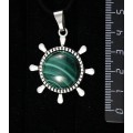 Кулон из малахита, "штурвал", круг 20мм