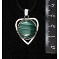 Кулон из малахита, круг 18мм, "сердечко"