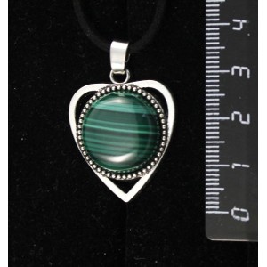 Кулон из малахита, круг 18мм, "сердечко"