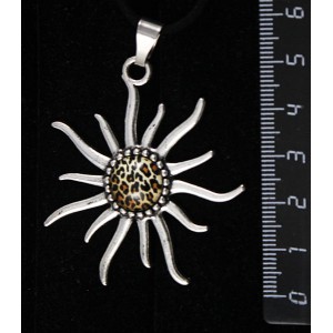 Кулон с кабошоном из пластика , рисунок "леопард",  "солнышко", круг 12мм