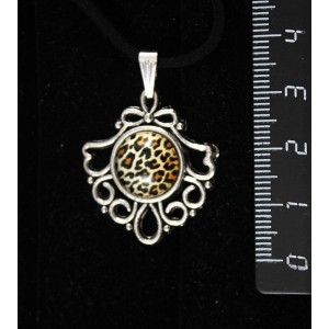 Кулон с кабошоном из пластика , рисунок "леопард", круг 12мм, оправа "балерина"