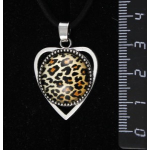 Кулон с кабошоном из пластика, рисунок леопард, круг 18мм, "сердечко"