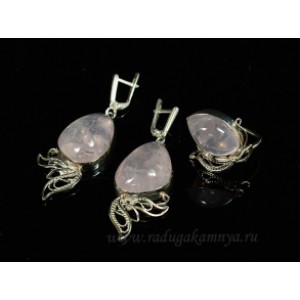 Кольцо и серьги с розовым кварцем Кольцо и серьги с розовым кварцем