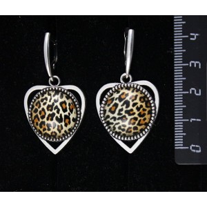 Серьги с кабошоном из пластика, рисунок леопард, "сердечко", круг 18мм, швензы посеребрение