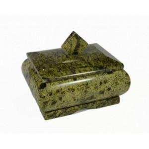 Шкатулка из змеевика прямоугольная, 95*65*60мм, 350г