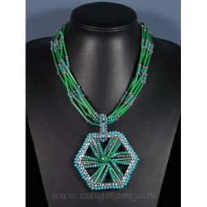 Бусы с подвеской из циркона и чешским стеклом 7нитей шестиугольник 70*70мм цвет зеленый,голубой, 47см