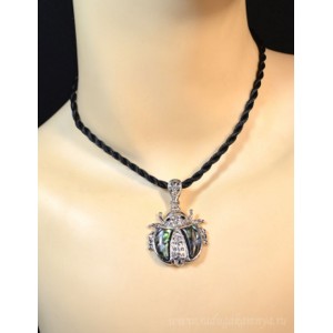 Кулон на шнурке с перламутром гелиотис божья коровка 28*34мм, 50см Кулон на шнурке с перламутром гелиотис божья коровка 28*34мм, 50см