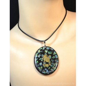 Кулон на шнурке с перламутром гелиотис Лев овал 45*55мм, 46см