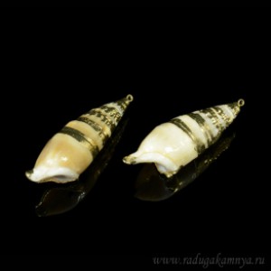 Кулон из перламутра ракушка 15*45мм цвет песочный