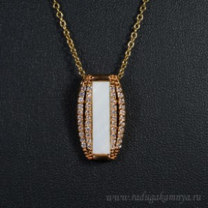 Кулон перламутр корона