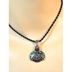 Кулон на шнурке с перламутром божья коровка маленькая 25*30мм, 50см Кулон на шнурке с перламутром божья коровка маленькая 25*30мм, 50см