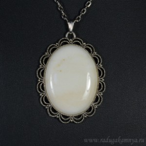 Кулон на цепочке овал 40*50мм с кальцитом белым, 70см