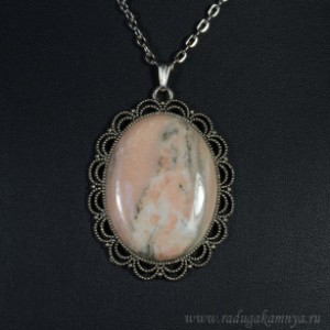 Кулон на цепочке овал 40*50мм с кальцитом винным, 70см