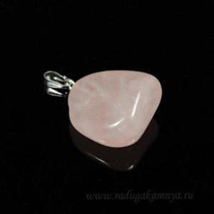 Кулон из розового кварца