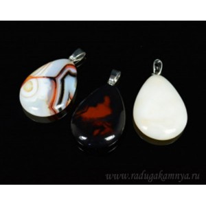 Кулон из сардоникса капля 25*38мм Кулон из сардоникса капля 25*38мм