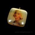 Кулон из селенита "Мэрилин Монро" квадрат 40*40мм, на шнурке