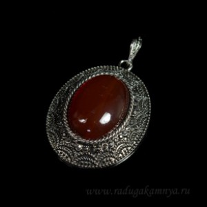 Кулон  овал 38*47мм с сердоликом темным