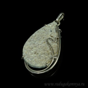 Кулон из пегматита, 31*51мм.