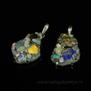 Кулон из самоцветов, 26*39мм.