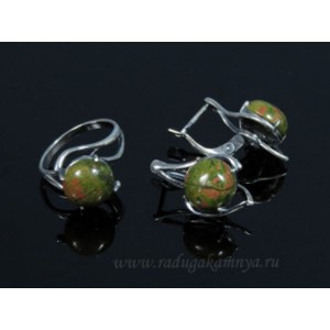 Кольцо и серьги унакит