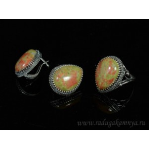 Кольцо и серьги унакит