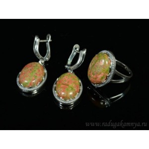 Кольцо и серьги унакит