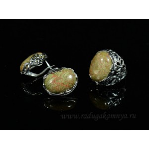 Кольцо и серьги унакит