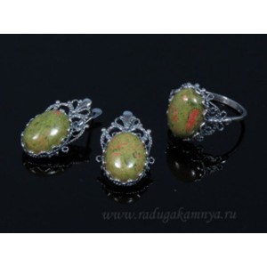 Кольцо и серьги унакит