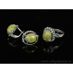 Кольцо и серьги унакит