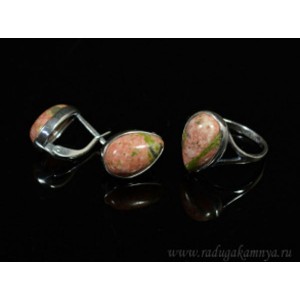 Кольцо и серьги унакит