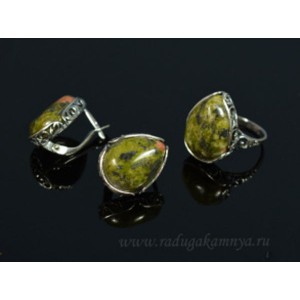 Кольцо и серьги унакит