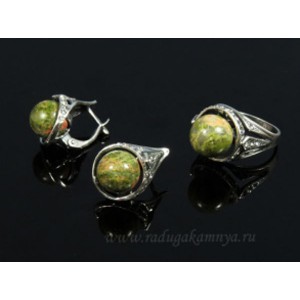 Кольцо и серьги унакит