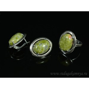 Кольцо и серьги унакит