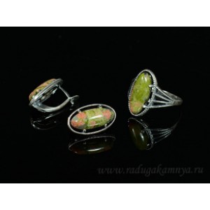 Кольцо и серьги унакит Кольцо и серьги унакит